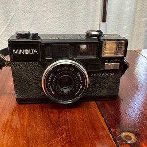 Minolta HI-Matic AF2 35mm Film Camera Made in Japan Untested Parts Only BD1